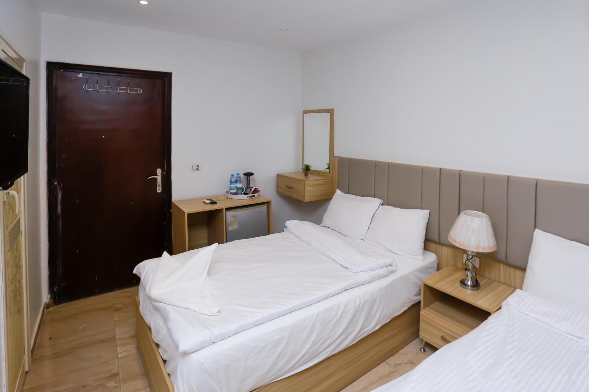 Pyramids Express View Hotel Kafrat al Jabal Екстер'єр фото