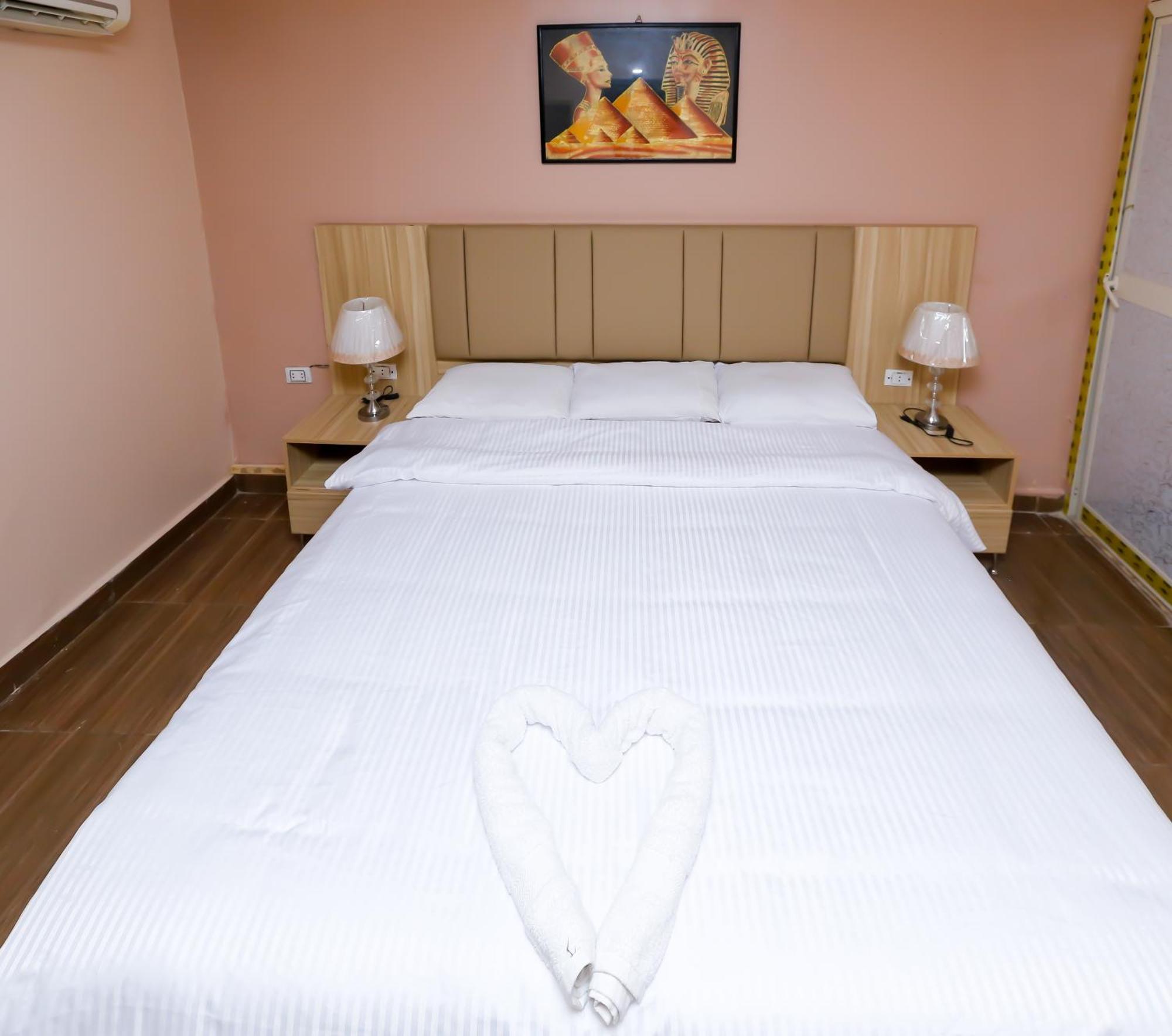 Pyramids Express View Hotel Kafrat al Jabal Екстер'єр фото