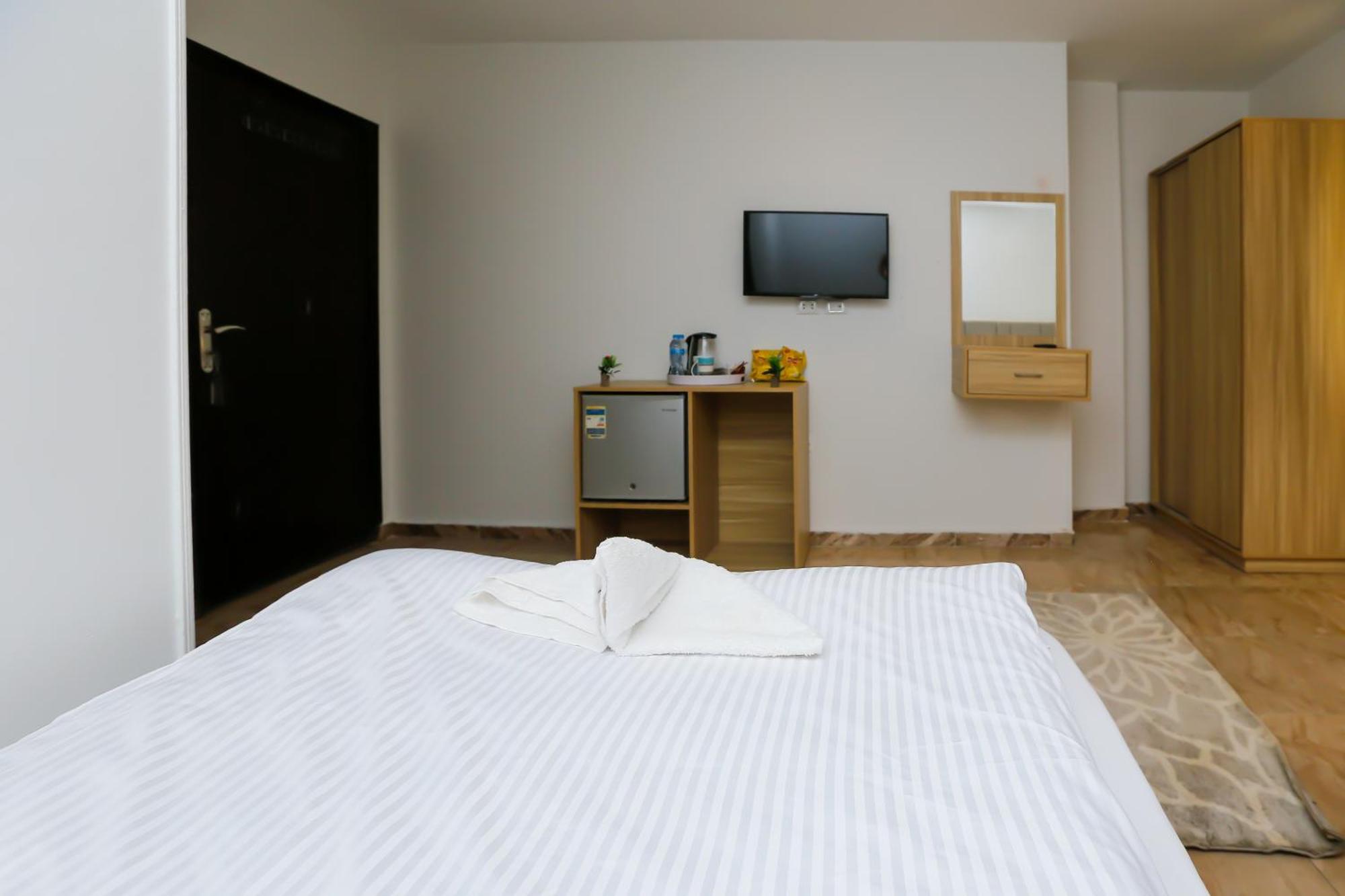 Pyramids Express View Hotel Kafrat al Jabal Екстер'єр фото