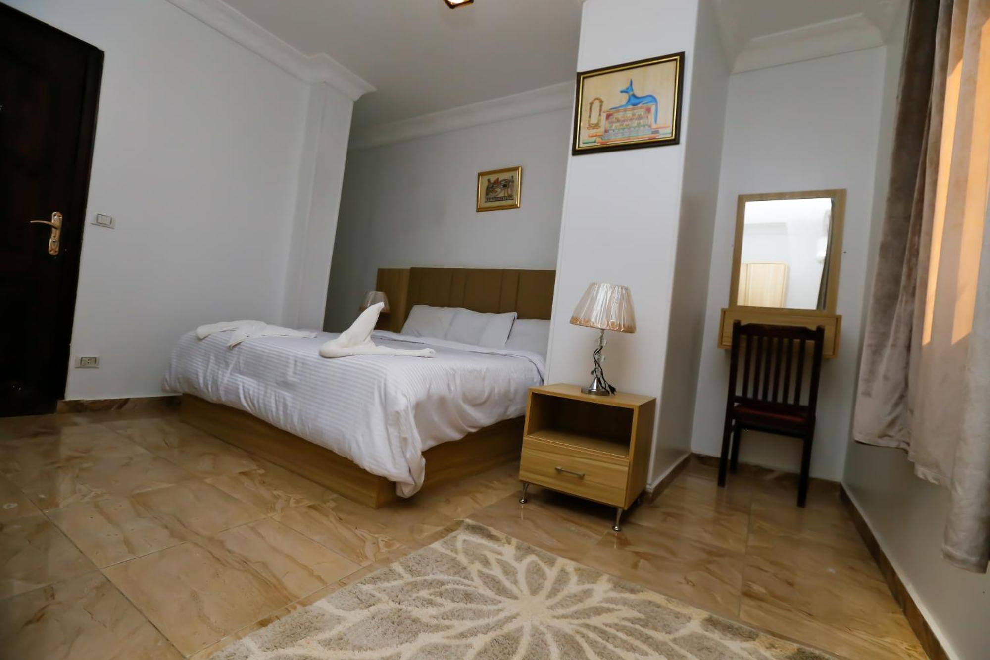 Pyramids Express View Hotel Kafrat al Jabal Екстер'єр фото