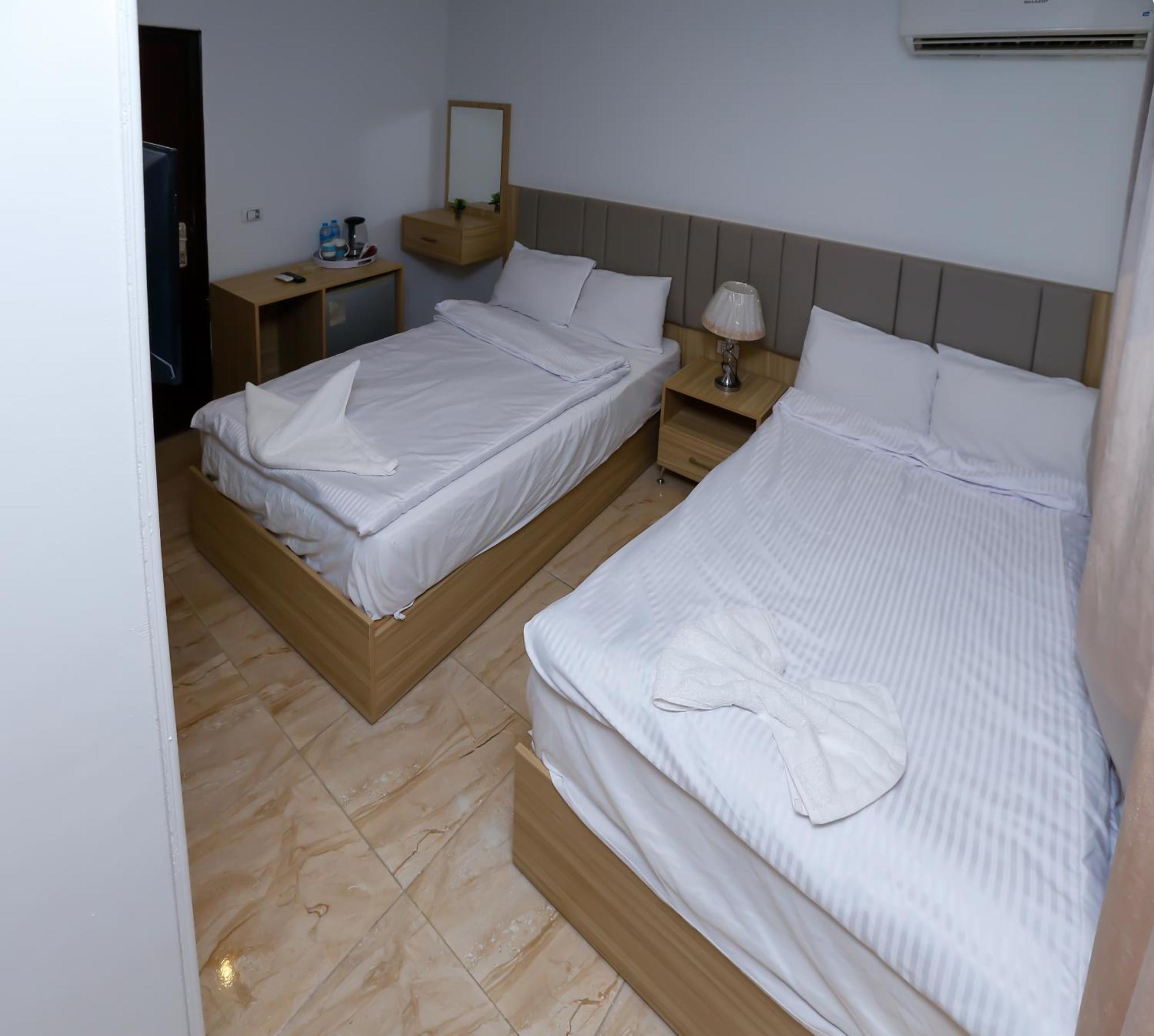 Pyramids Express View Hotel Kafrat al Jabal Екстер'єр фото
